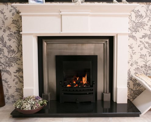 Findley House Georgia - Ivory White fireplace