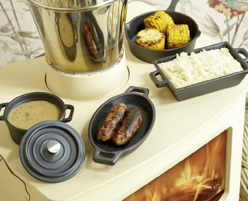Valiant miniature cast iron cookware set