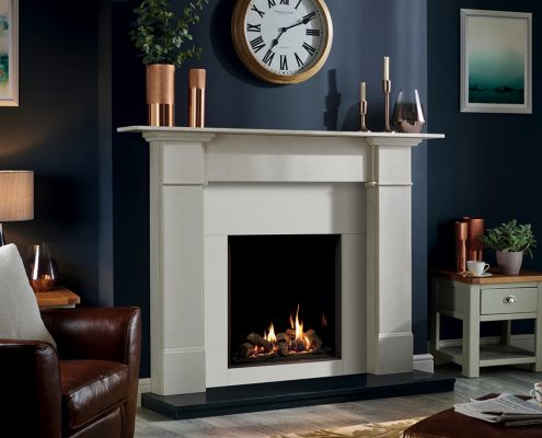 Gazco Riva2 600HL Edge gas fire with EchoFlame Black Glass lining. Shown with Stovax Claremont stone mantel in natural limestone.