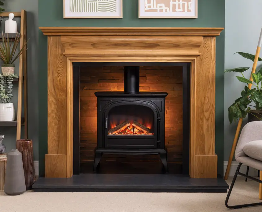 Focus Charlotte finished in medium oak